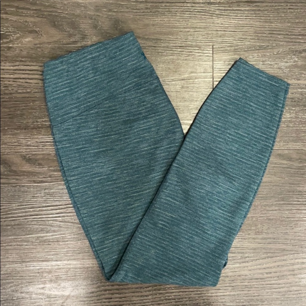 All in Motion leggings Size Medium